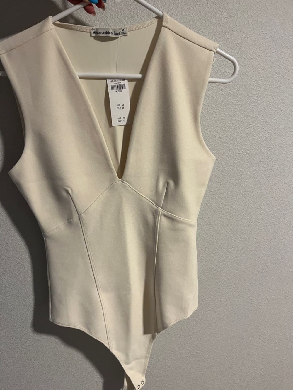 Abercrombie & Fitch Ivory V-Neck Sleeveless Bodysuit